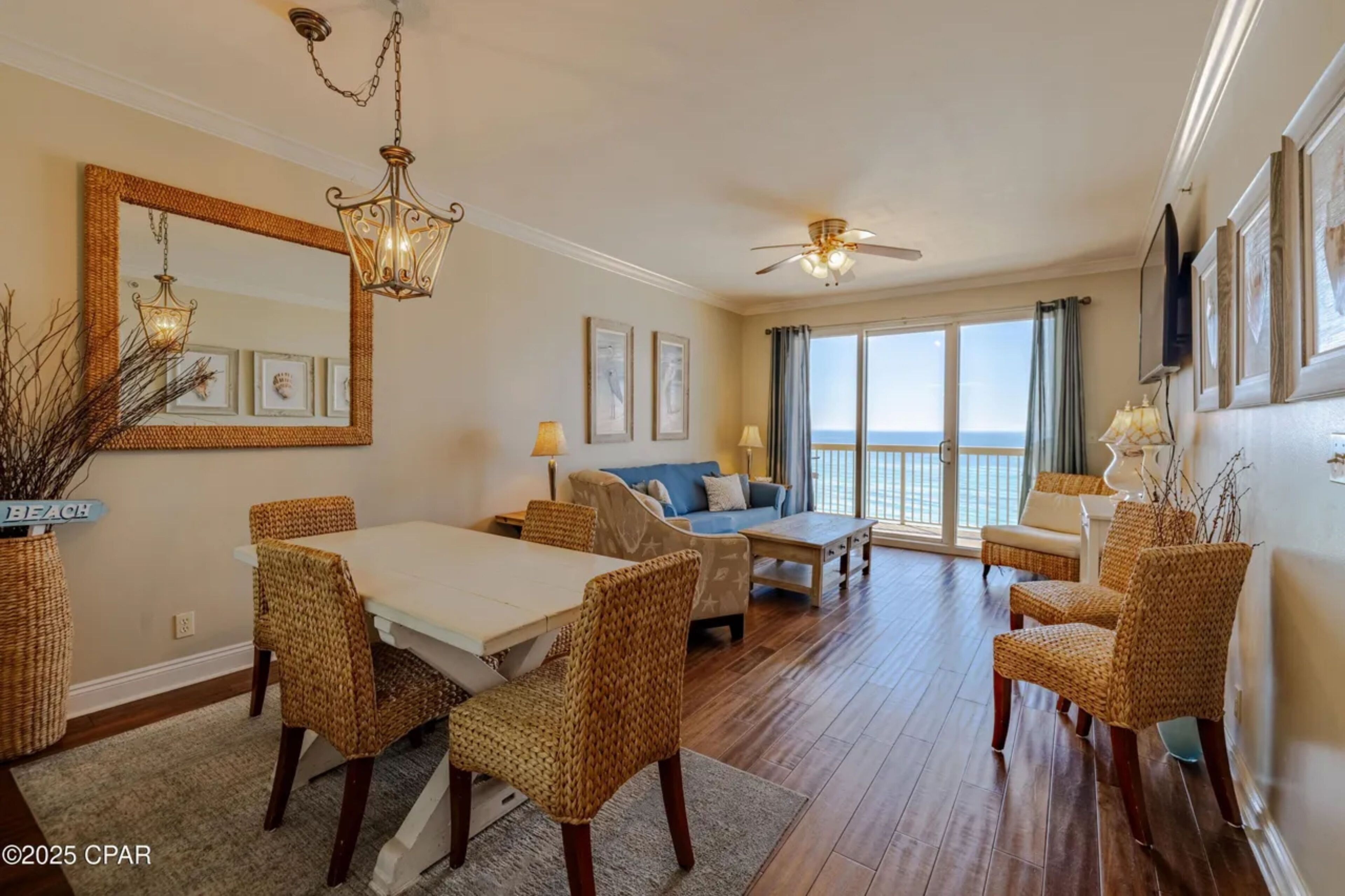 Condo, varias camas, balcón, vista al océano (Calypso Resort 606e) | Área de sala de estar