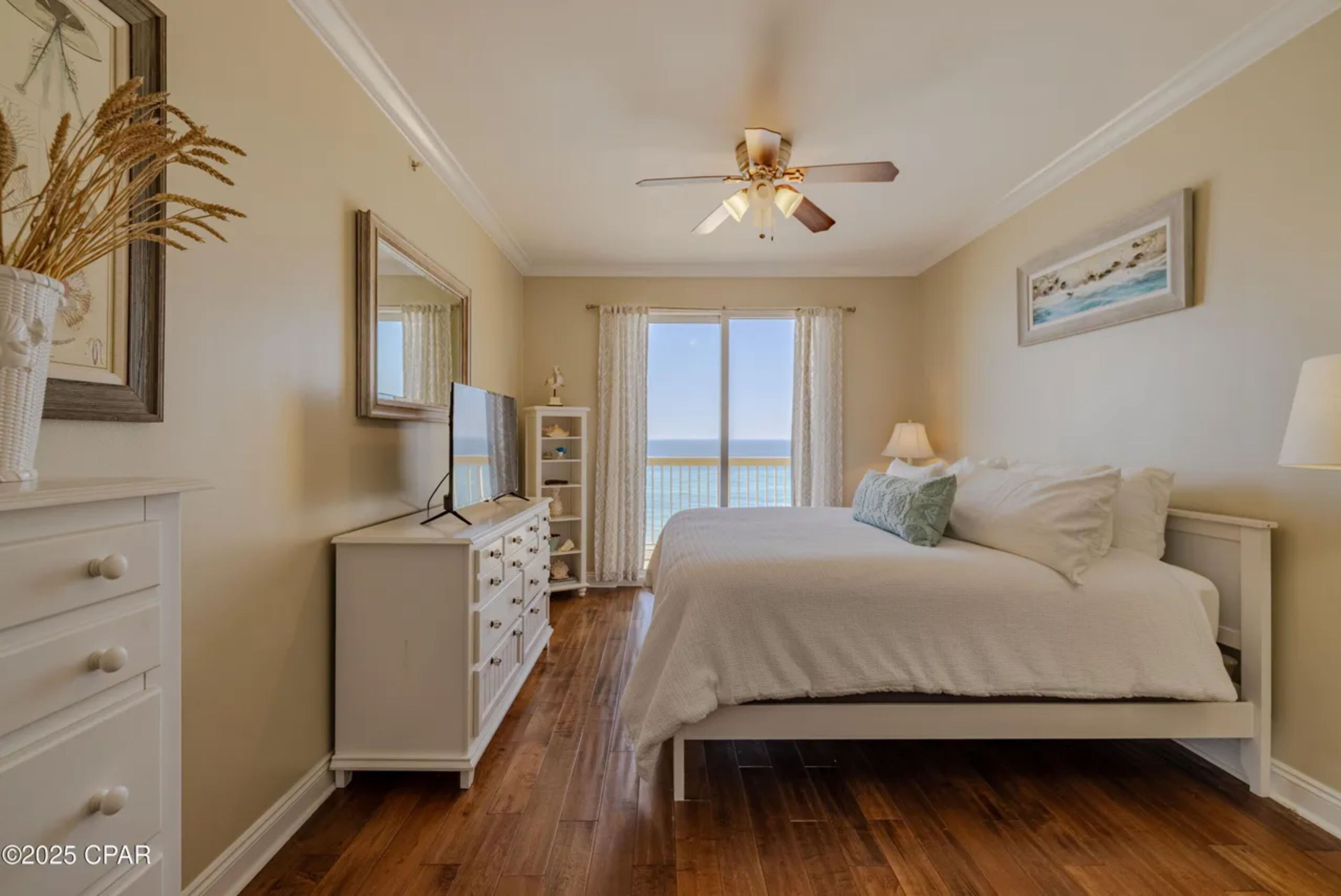 Appart'hôtel, plusieurs lits, balcon, vue océan (Calypso Resort 606e) | 3 chambres, décoration personnalisée, ameublement personnalisé