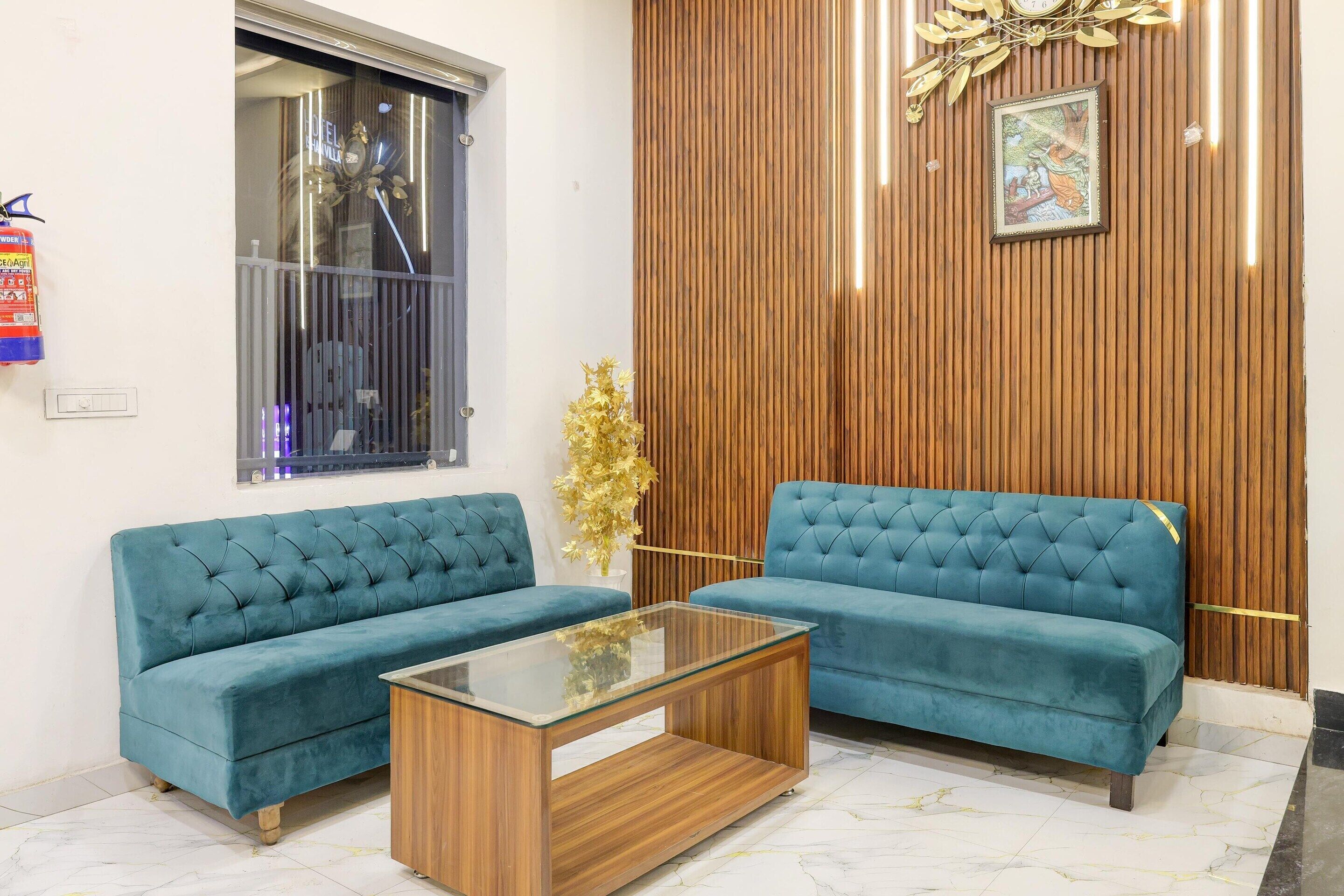 House | Lobby