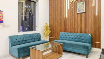 House | Lobby