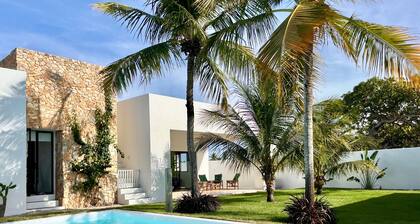 Casa Sussurro offers comfort just minutes from the beach, in a family-friendly and peaceful environment.
