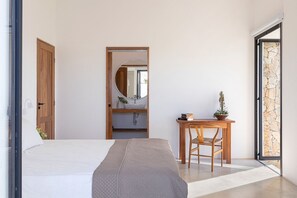 4 bedrooms, Internet, bed sheets - Casa Sussurro offers comfort just minutes from the beach, in a family-friendly and peaceful environment. (São Miguel do Gostoso)