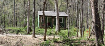 Tiny "Topiary" cabin in the forest