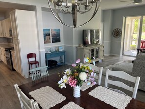 Living area - Beautiful 3 bedroom condo in Hammock bay  Naples - two miles from Marco Island (Naples)