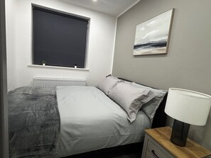 2 bedrooms, free WiFi, bed sheets - Cosy 2 Bed-5 Guests-garden-parking&wifi (London)