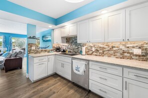 Private kitchen - Canalfront Home 1 mile from Bonita Beach (Bonita Springs)