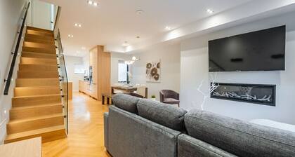 Beautifully Designed 4BR House - Sleeps 8!