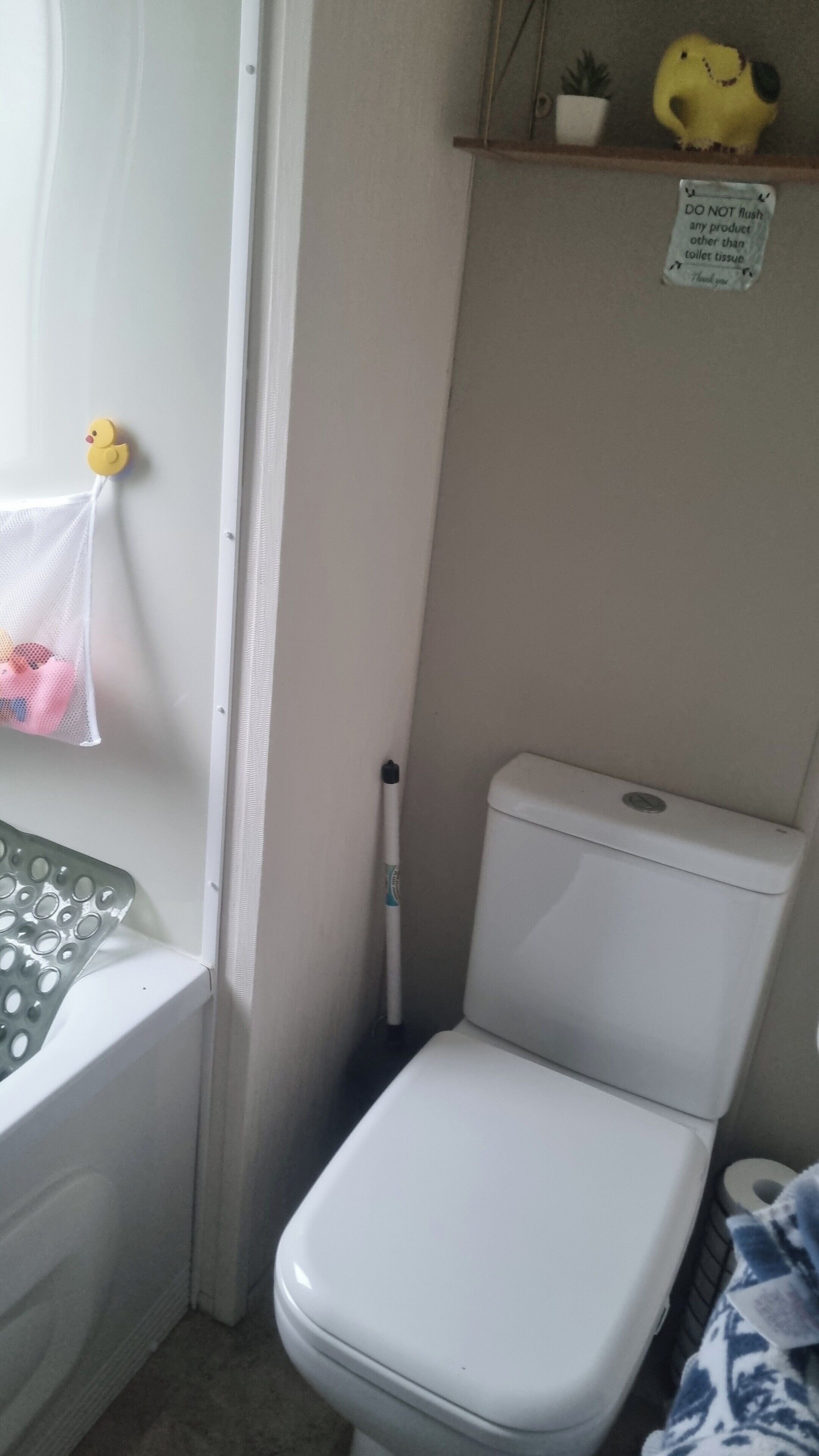 Combined shower/tub, deep soaking tub, hair dryer, towels