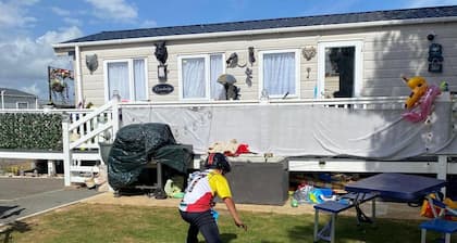 Villa With Decking & Parking