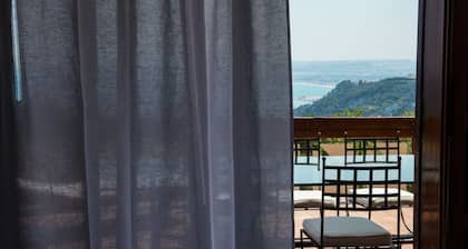 Nestled in the wild and romantic heart of the Parco Naturale del Monte Conero, this exclusive 250 sqm luxury villa is far more than a holiday home: it is a private retreat where nature, comfort, and beauty come together to create an unforgettable experie