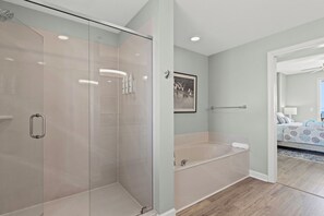 Condo, Multiple Beds, Balcony, Ocean View (Splash Resort 507W) | Bathroom - Sandy Toes Retreat! Beachfront Fun at Splash Resort! Sleeps 6 (Panama City Beach)