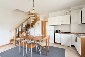 Fridge, dishwasher - SE244 - Senigallia, large four-room apartment  (Senigallia)