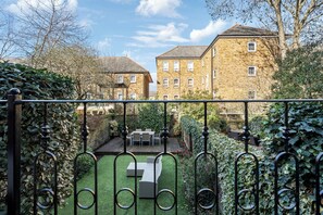 Outdoor dining - Lovely 3 bed Garden Maisonette in Holland Park/Notting Hill with private garden (London)