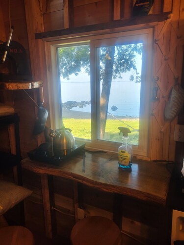 Beautiful Cabin Rainbow Cove on Manitoulin Island