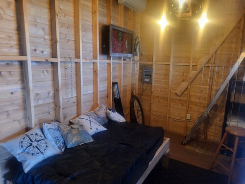 Beautiful Cabin Rainbow Cove on Manitoulin Island