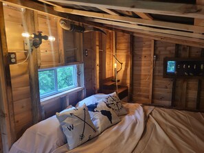 WiFi, bed sheets - Beautiful Cabin Rainbow Cove on Manitoulin Island (Northeastern Manitoulin And T*)