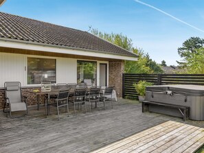 Outdoor dining - "Mikkelina" - 1.7km from the sea by Interhome (Rømø)