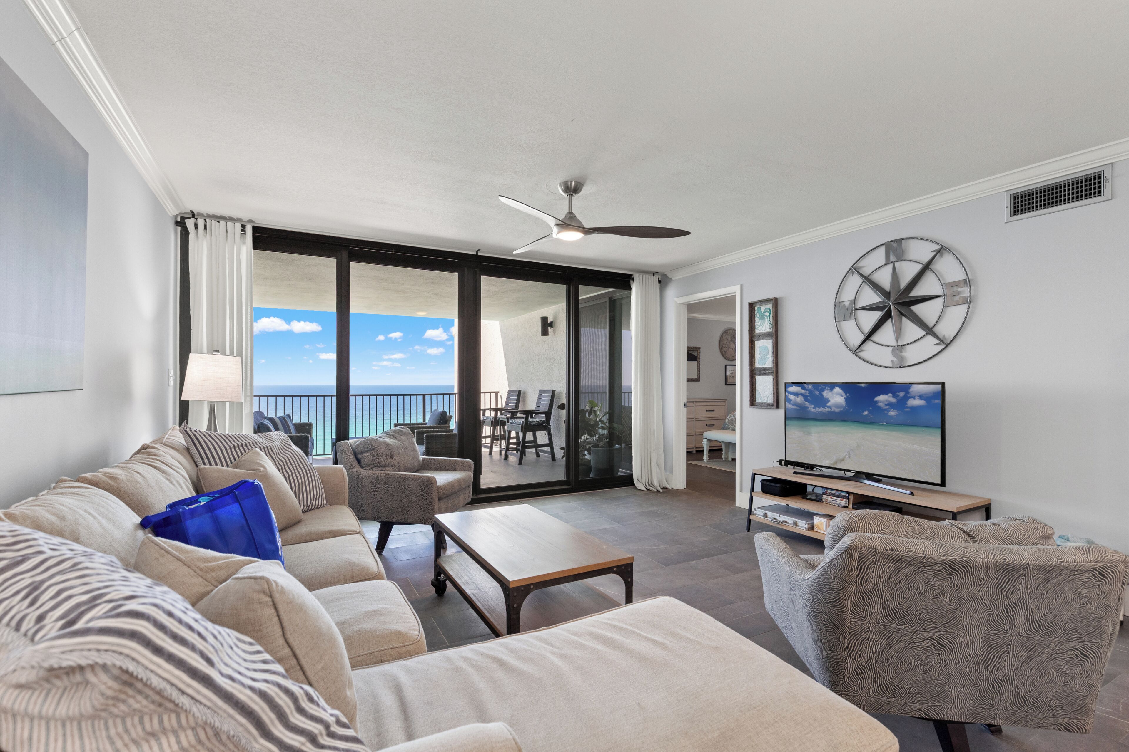 Leilighet, flere senger, balkong, havutsikt (Watercrest 1106) | Oppholdsområde