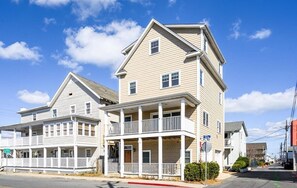 Exterior - Huge Downtown Home, Sleeps 12+, Just Steps From Boardwalk, Perfect for Groups (Ocean City)
