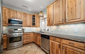 Private kitchen - Huge Downtown Home, Sleeps 12+, Just Steps From Boardwalk, Perfect for Groups (Ocean City)