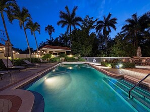 Pool - Spacious 3-bedroom condo with huge Gulf and Sunset views in Naples, Florida (Naples)