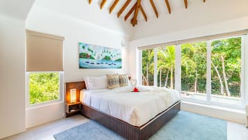 5 bedrooms, desk, iron/ironing board, WiFi
