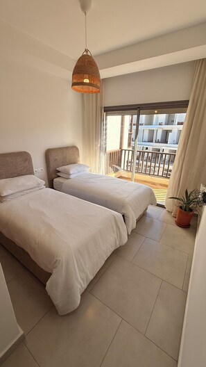 2 bedrooms, iron/ironing board, WiFi, bed sheets - MONTAIN VIEW, POOL, COSY TERRACE & CINEMA (Cabo Negro)