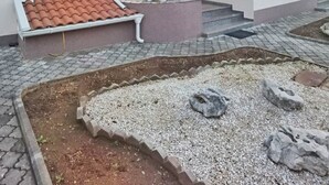 Uklassifisert bilde, 4 av 8, knapp