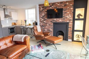 Living area - 2BR Coastal Stay with Panoramic Sea View | Margate (Kent)