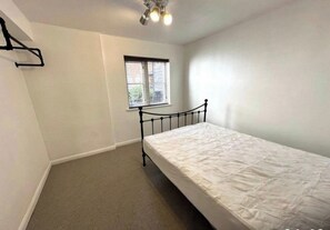 Room - Central Canterbury 1BR | Near Cathedral & Westgate (Kent)