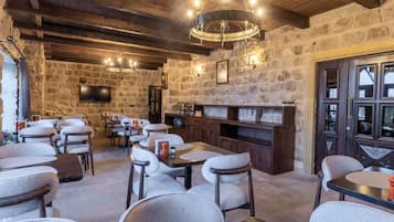 Habitación Deluxe doble, vistas al valle | Restauración