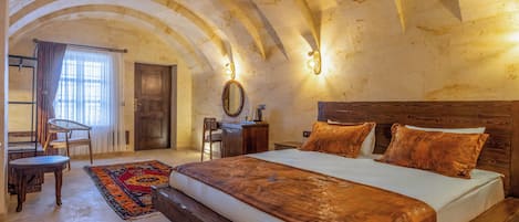 Chambre traditionnelle | Literie de qualité, minibar contenant certains articles gratuits