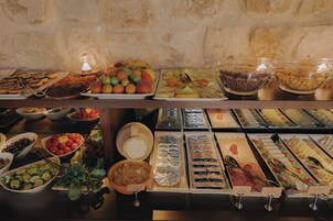 Desayuno bufé gratuito y diario