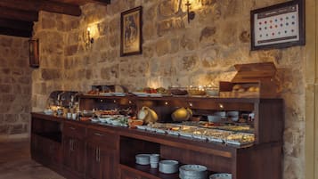 Free daily buffet breakfast