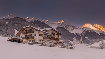 Esterni