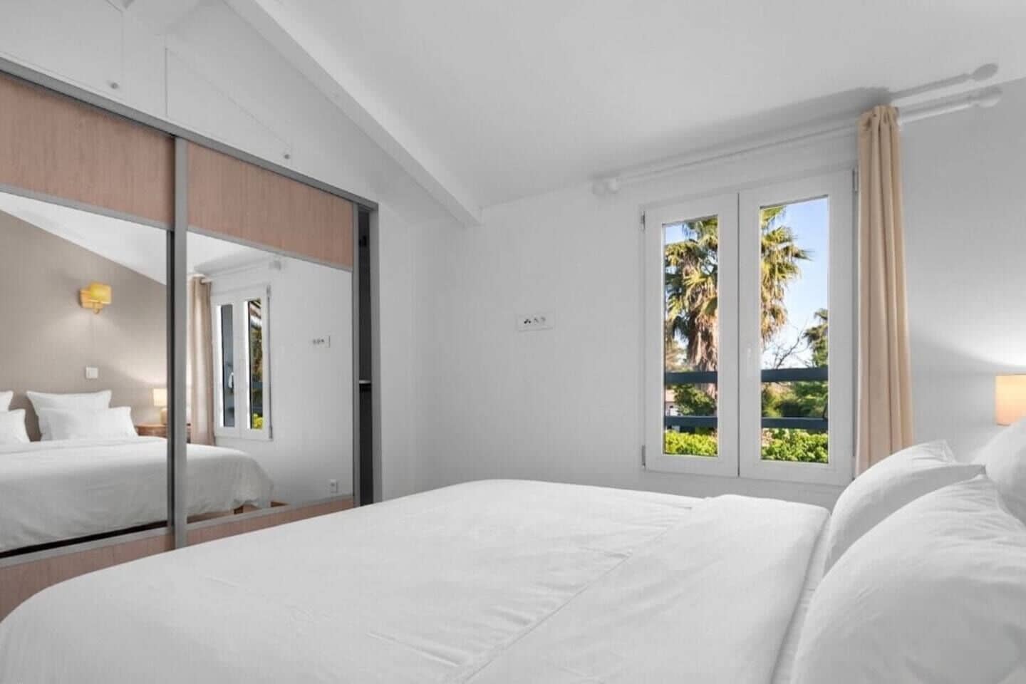 Bügeleisen/Bügelbrett, Reisekinderbett, kostenloses WLAN, Bettwäsche