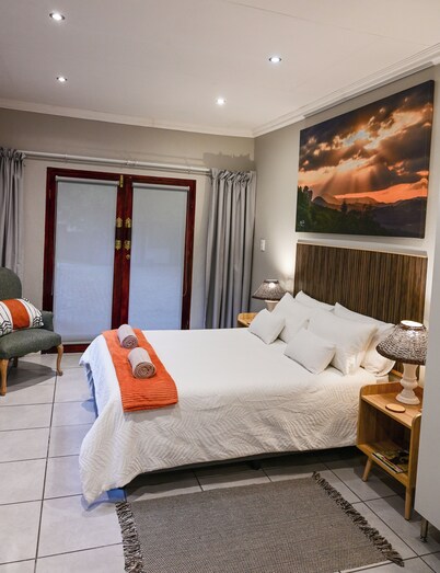 Charming Private B&B Room in Secure Estate