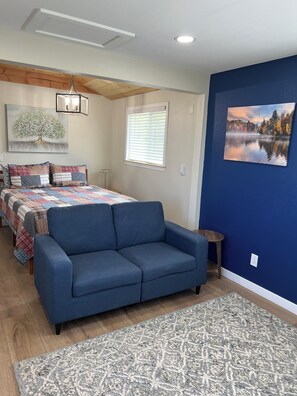 Room - Holly House in Sequim (Sequim)