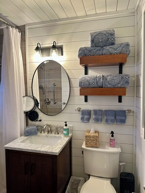 Bathroom - Lone Oak Cottage Fully restored cabin with 5 beds & walk in shower (Medicine Park)