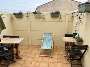 Outdoor dining - Maisonnete de Charme / Port & Beach (Les Sables-d'Olonne)