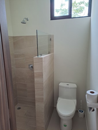 Towels, soap, toilet paper. 2 double rooms in Cancun