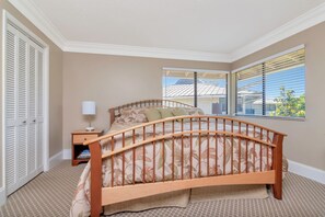 Room - 2-bedroom/2 Bath condo in peaceful Saddlebrook with great views (Zephyrhills)