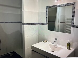 Towels - Ground floor in the hills (Rochefort-du-Gard)