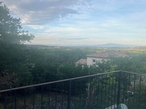 Property grounds - Ground floor in the hills (Rochefort-du-Gard)