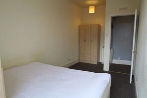 1 bedroom, iron/ironing board, WiFi, bed sheets - A good flat close to university! (Manchester)