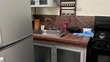 Room, 1 Bedroom | Dapur peribadi