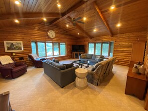 Smart TV, DVD player - Lighhouse Point Cabin Rental (South Haven)