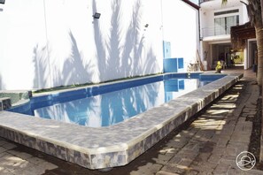 Habitación Deluxe, balcón, vista a la alberca | Alberca