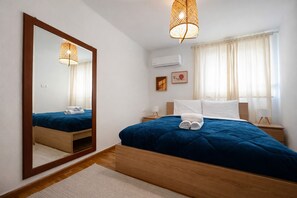 1 habitación, tabla de planchar con plancha y acceso a internet 