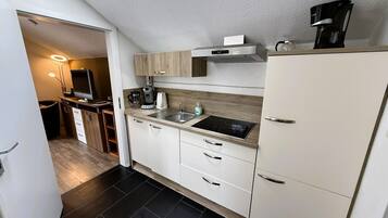 Kühlschrank, Herdplatte, Geschirrspüler